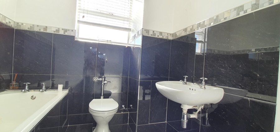 To Let 1 Bedroom Property for Rent in Tijgerhof Western Cape